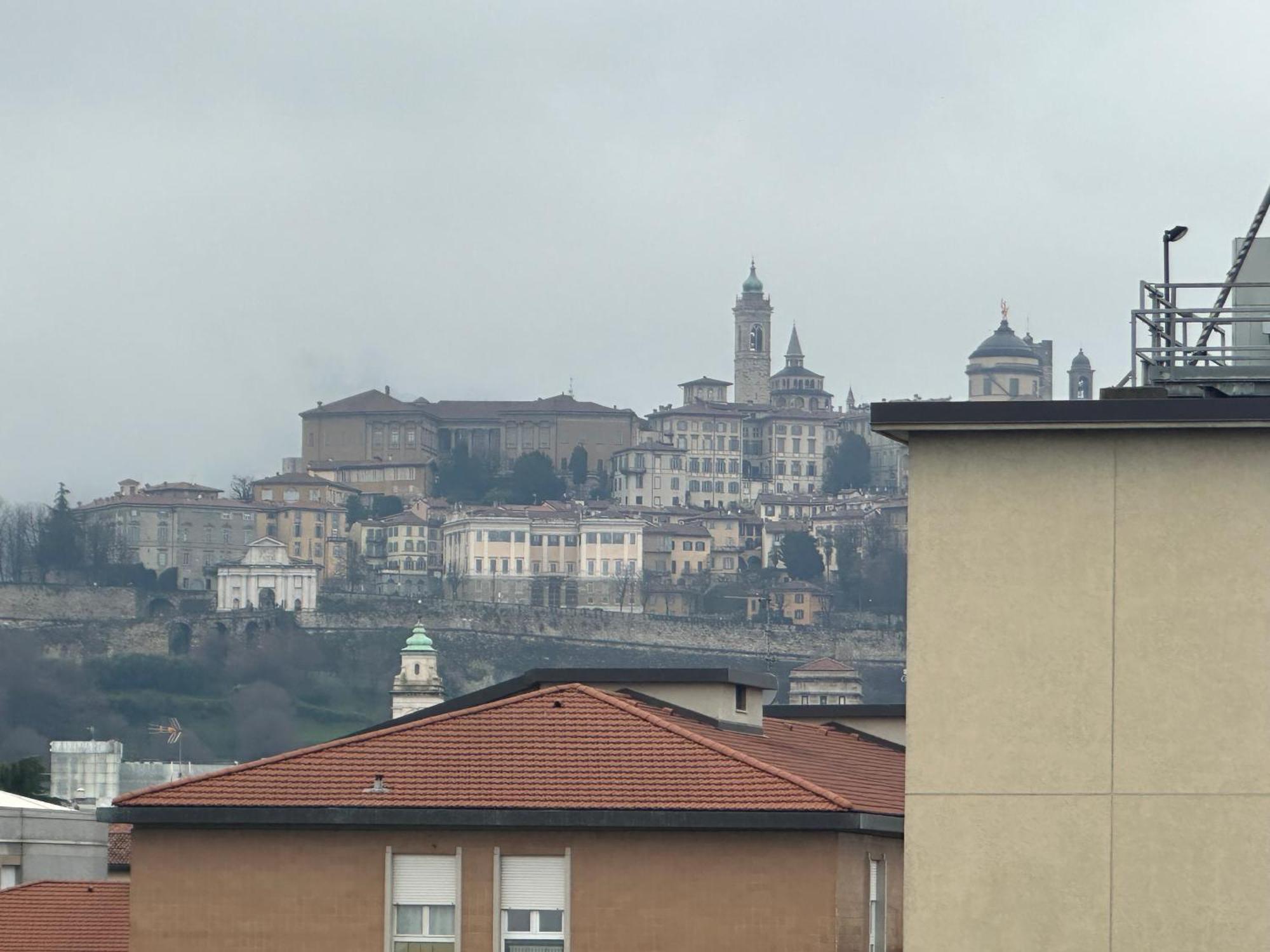 Feel - Bellavista Suites Bergamo Bagian luar foto