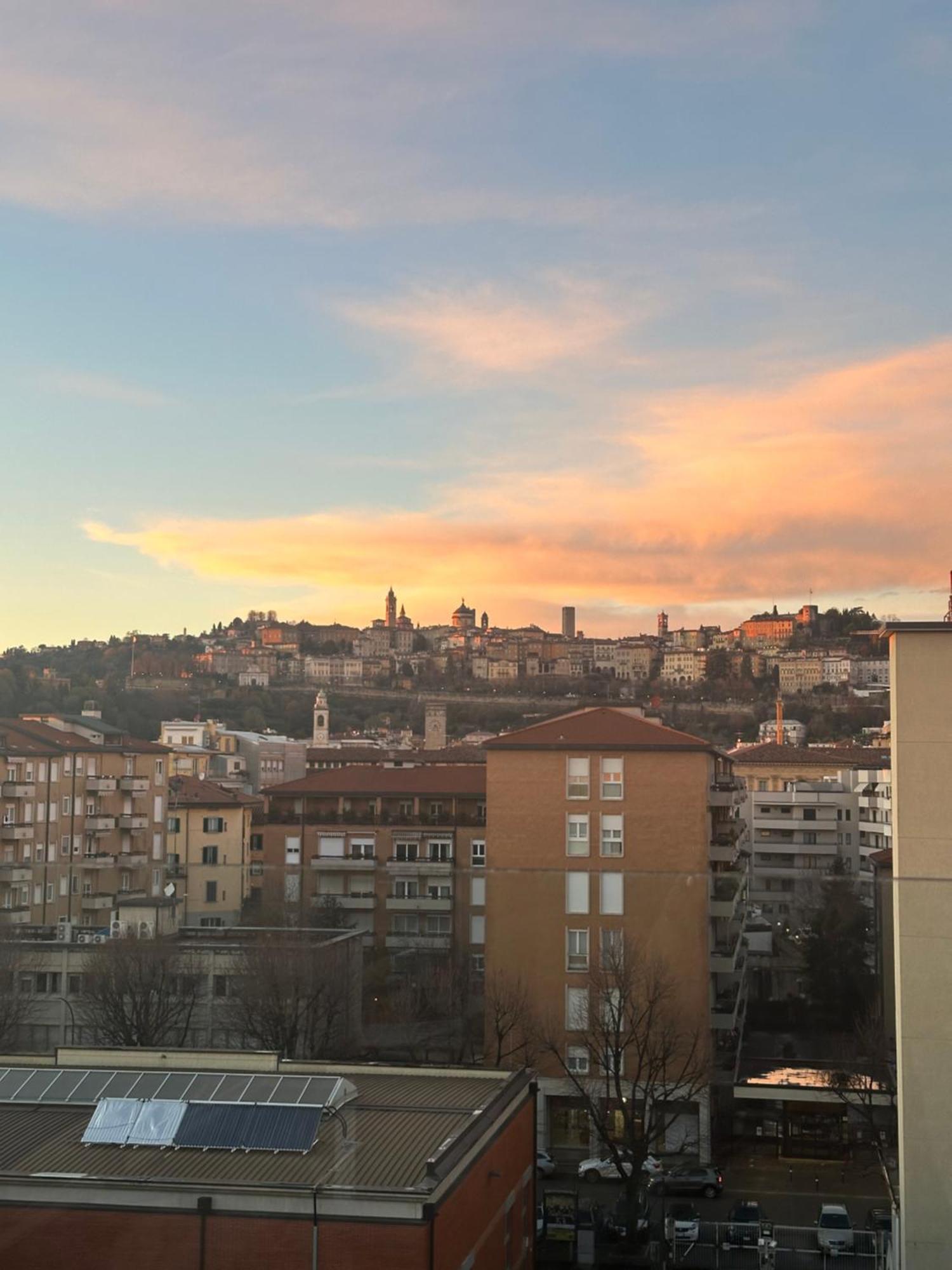 Feel - Bellavista Suites Bergamo Bagian luar foto